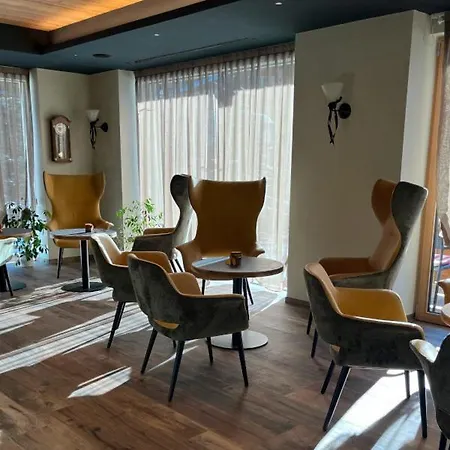 Flora Alpina Hotel 3*